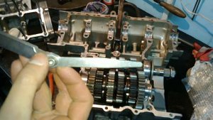 Yamaha YZF600R Thundercat-кпп почему выбивает передачи,и как устранить неисправность.