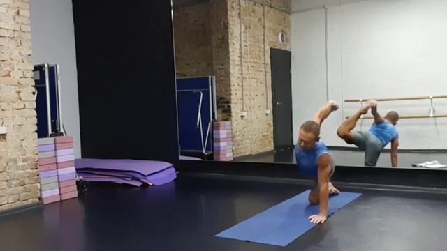 Йога видео урок 180 - 2021-09-06 смотреть онлайн