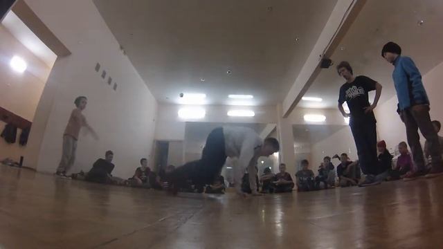 2х2 Kollizey Алмаз и Живчик vs Эмиль и Рома смотреть онлайн