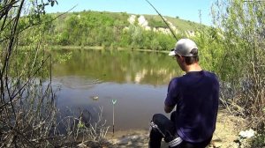 Крупный карась на фидер.Ловля рыбы на реке.Отличный клев.