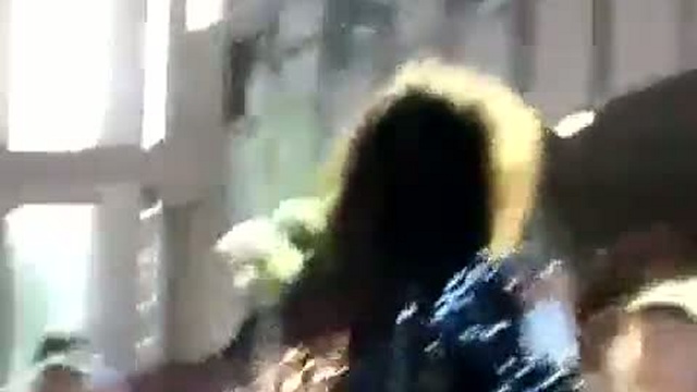 Филипп киркоров ударил женщину на концерте. Киркоров бьет. Филипп киркоров избил женщину. Филипп киркоров распускает руки на концерте. Киркоров избил.