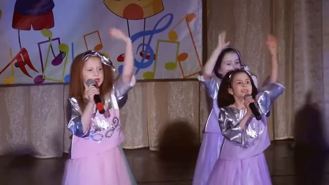 Детская эстрадная студия «Подсолнухи», г.Коркино "Робот Бронислав" "Звонкие блестки Южного Урала " смотреть онлайн