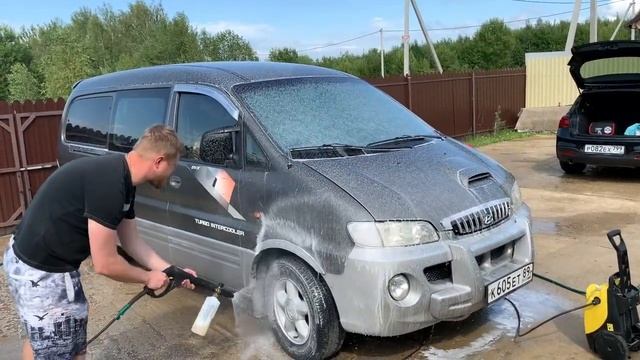 Серия 1 "Батямобиль". Двухфазная мойка кузова. Очистка колесных дисков средствами Liqui Moly смотреть онлайн