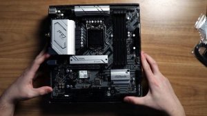 ASRock B560M Pro4 | Unboxing & First Impressions!