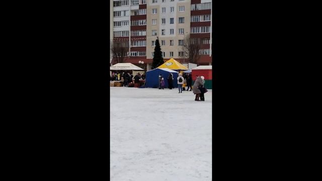 После парада Дедов Морозов и Снегурочек на Католическое Рождество 2021 года смотреть онлайн