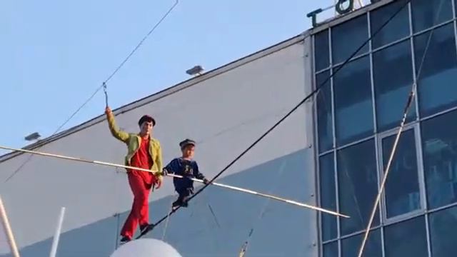 Канатоходцы. Узбекские канатоходцы. Семейная группа Хазрат Али родом из Кыргызстана ,г. Ош