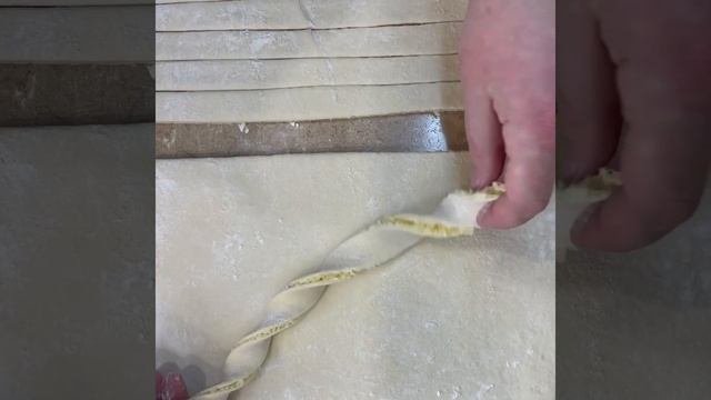 Слойки с моцареллой