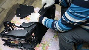 Снятие чехлов с сидений Citroen C4 Grand Picasso2