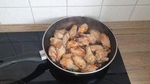 Как приготовить плов из куриных крылышек на сковороде