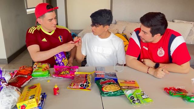 PROBAMOS LOS DULCES MEXICANOS MAS PICANTES🌶️😨KRECK, DONATO Y ANTRONIXX!! смотреть онлайн
