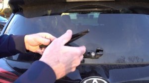 Toyota Rav 4 | How To Change The Rear Wiper Blade