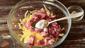 Домашняя колбаса с картошкой