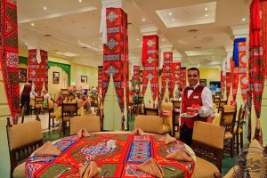 Лучшие отели Египта. Отель Али Баба Палас 4_ Хургада.  Ужин на веранде в  ресторане. Хургада Египет