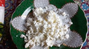 Кормление щенков или как я выбираю творог.