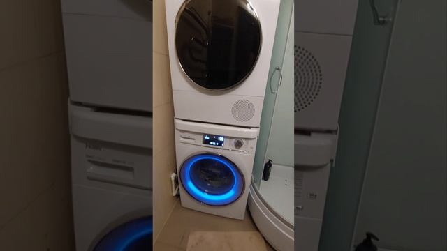 Подключение сушильной машины Weissgauff WD 5297 DS к сливу в канализацию и установка в колонну.