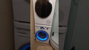 Подключение сушильной машины Weissgauff WD 5297 DS к сливу в канализацию и установка в колонну.