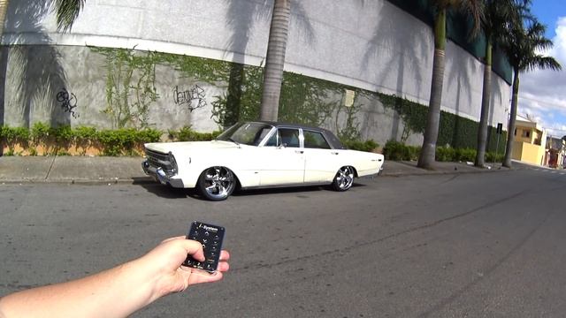 DIRIGI UM CARRO DE MAFIOSO: FORD GALAXIE REBAIXADO! смотреть онлайн