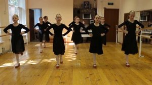 Дробное выстукивание. Простые притопы+семейская дробь.