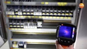 Checking the temperature of plants in a brewery with a thermal imager