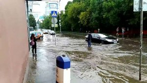 Последствия ливня 23.08. Возле метро Молодежная.