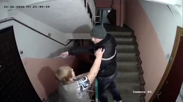 Камера в одном из подъездов Твери снимает онлайн-шоу (#NR) смотреть онлайн