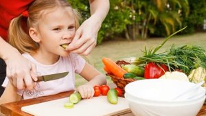 РЕБЕНОК НЕ ЕСТ ОВОЩИ ЧТО ДЕЛАТЬ | 10 способов приучить ребенка есть овощи