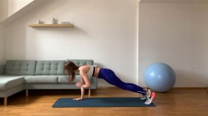 Касание плеча в планке на прямых руках