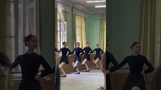 Народный танец, 1 курс #танцы #dance #народныйтанец #jete