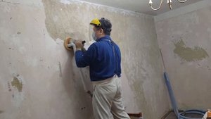 Демонтаж стен хрущевки -песок-глина известь (хрень...) при помощи диска на болгарке.