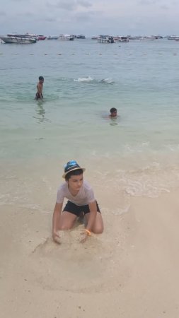 Красивый Пляж Пхи Пхи дон для купания. Экскурсия Пхи Пхи.
Таиланд 2024 за 50 тысяч рублей.Тутси влог