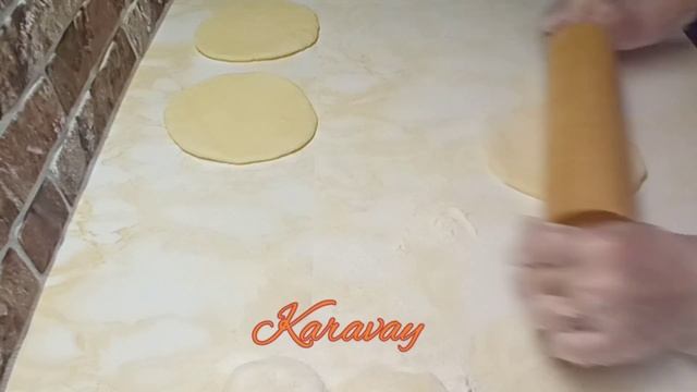 Даже остыть не успевают☺️ эчпочмаки, ну очень вкусные татарские пирожки! ??