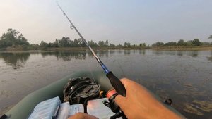 Часть - 2 . Рыбалка - ТРИ ВЕДРА АДРЕНАЛИНА ! Щука атакует приманки на мелководье . Ловля на спиннин