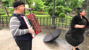 в ОДЕССЕ ПОЮЩИЙ ПОЛКОВНИК и СВЕТЛАНА БАЗАРЕНКО не на ПРИВОЗЕ а в ГОРСАДУ # 201