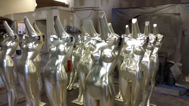 Satin Mirror Mannaquins смотреть онлайн