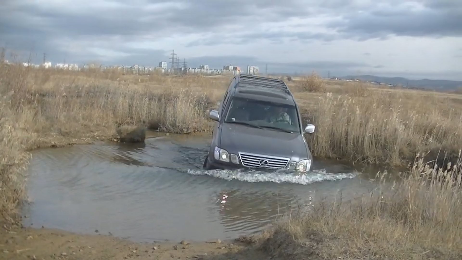 Lexus LX 470. И гряземес и понторезка в одном лице...