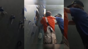 Снять плитку уже уложенную, легко, не снимай плитку пока не посмотришь!!!