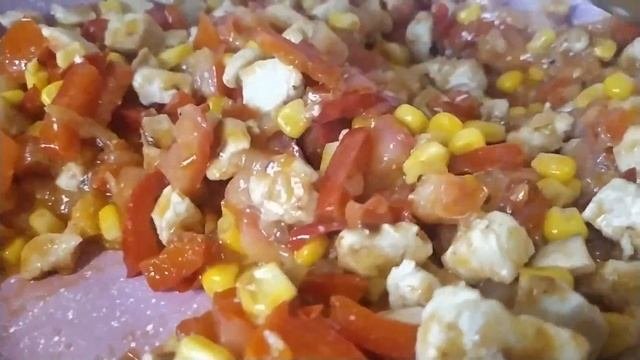 Мексиканская кесадилья. Кесадилья с курицей и сыром. Лаваш с сыром и курицей. Пиццадилья.