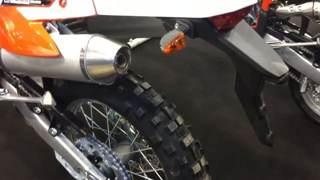 SWM RS 300 R 2017 In detail review walkaround Interior Exterior смотреть онлайн