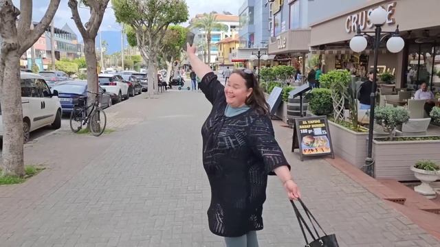 ТАНЦУЮ КАЙФУЮ ГУЛЯЮ И НИ О ЧЁМ НЕ ЖАЛЕЮ смотреть онлайн