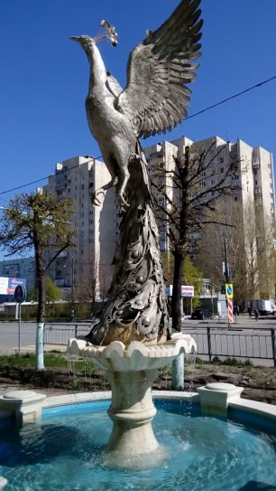 Май. Фонтан "Жар птица" Новый город. Ульяновск.