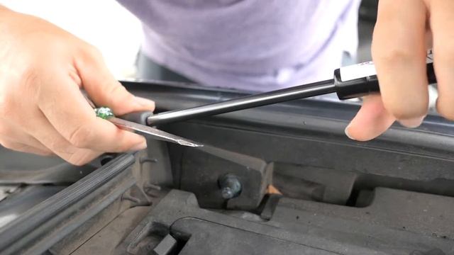 Infiniti G35/37 Hood Lift Shocks Replacement смотреть онлайн