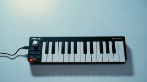 ДЕЙСТВИТЕЛЬНО ЛУЧШАЯ MIDI КЛАВИАТУРА ЗА ДЕШМАН?!