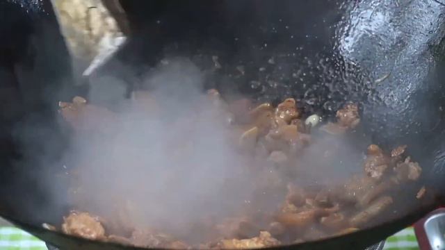 小雨做個小炒肉，加點青紅辣椒和乾豆豉，色香味美，侄兒贊不絕口【市民朱小雨】