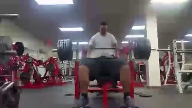 Джулиус Мэддокс ( США ), жим лёжа без экипировки - 290 кг на 2 раза! смотреть онлайн
