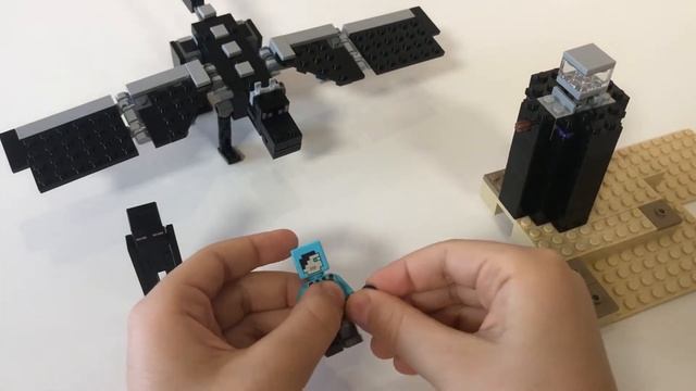Даник собирает Конструктор LEGO Minecraft Последняя битва смотреть онлайн