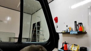 Тонировка форточки автомобильных стекол своими руками. Volkswagen golf 4. Лайфхак. Без разбора.