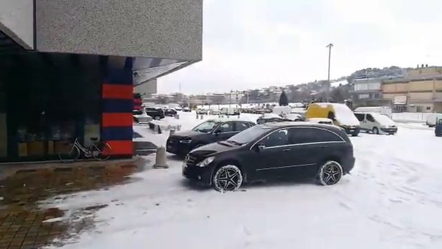 Parco Comerciale In Civitanova marche , Italia смотреть онлайн