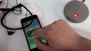 iPhone может подслушивать за другими через AirPods/ Скрытая функция Apple
