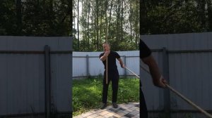 Вращение двух палок дзе двумя руками по прямой 9-ке