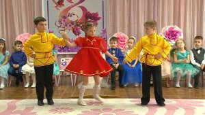 Танец с коромыслом.